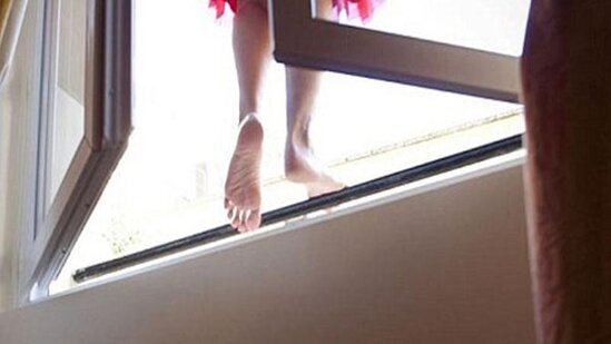 Bakıda özünü binadan ataraq öldürən gənc qızla oğlanın KİMLİYİ MÜƏYYƏNLƏŞDİ - ADLAR