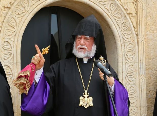 Армянский католикос призвал объединить Карабах и Армению