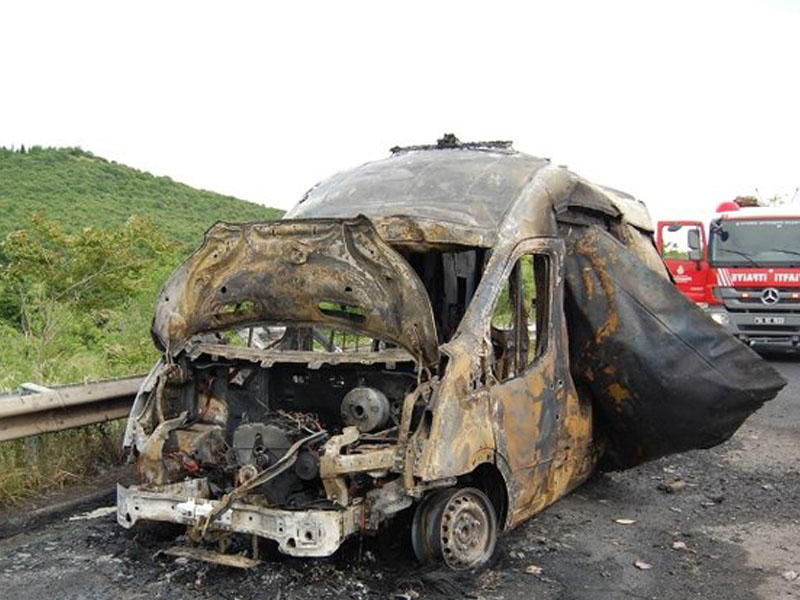 Təcili yardım maşını yandı, 3 aylıq körpə öldü - FOTO