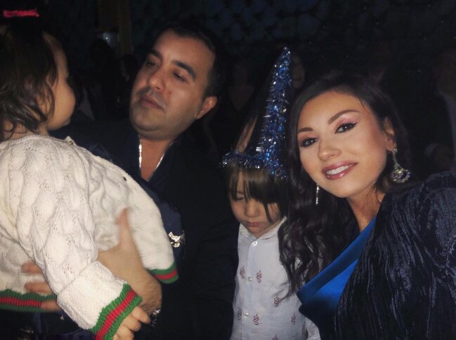 Safura yeni doğulan oğlu ilə - FOTOLAR