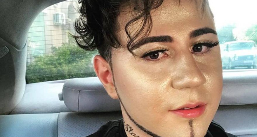 Байрам Нурлу исполнил танец в халате - ВИДЕО