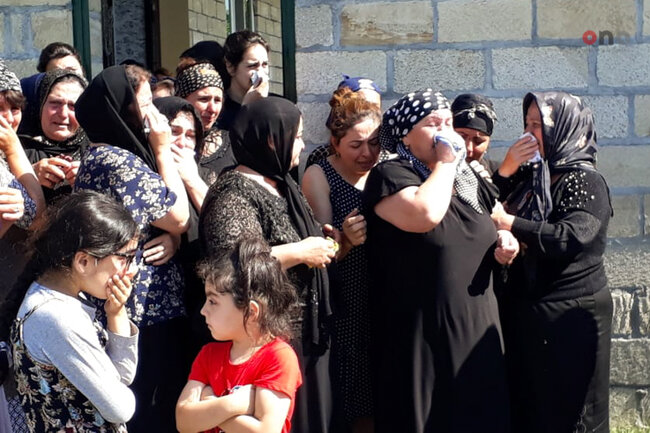 Ötən gün şəhid olan hərbçimizin dəfnindən ürəkparçalayan FOTOLAR