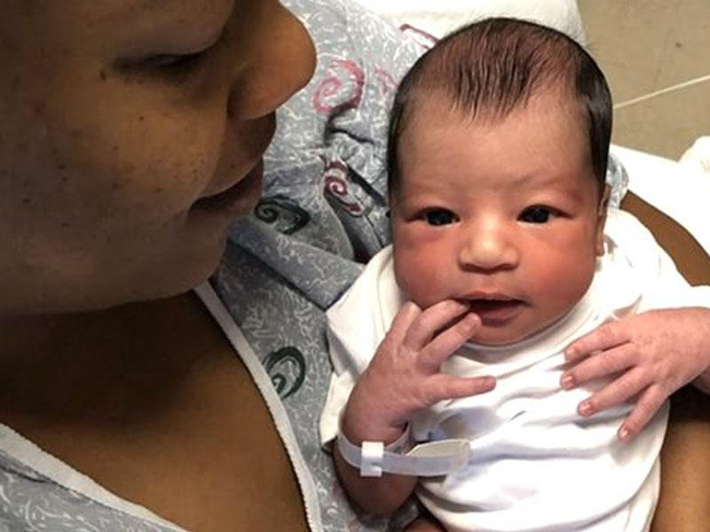 10 yaşlı uşaq anasının doğuşunu videoya çəkdi - FOTO