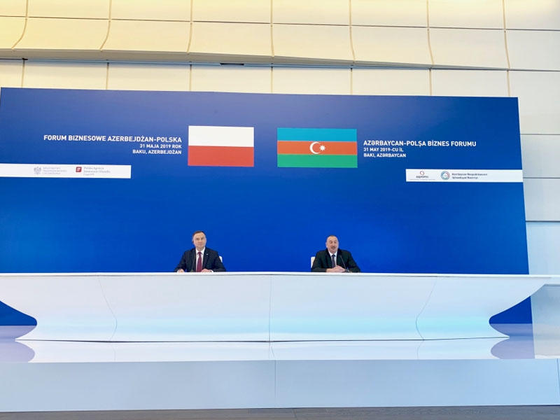 Azərbaycan və Polşa Prezidentləri Bakıda biznes forumda iştirak ediblər