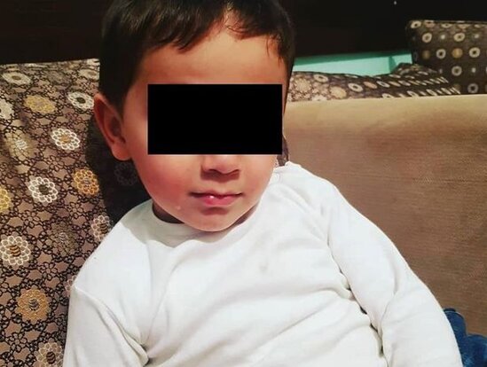 Azərbaycanda qadın uşağını baxıcıya verdi, aradan çıxdı - Polis onu axtarır