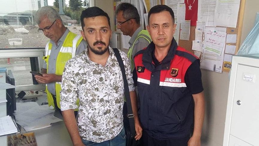 Türkiyədə azərbaycanlı böyük qardaşının pullarını zibilliyə atdı