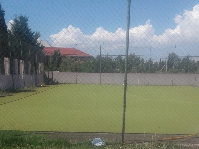 İcra Başçısı onlarla uşağın futbol oynadığı bu meydançanı sökür - Gülməli səbəb (FOTOLAR)