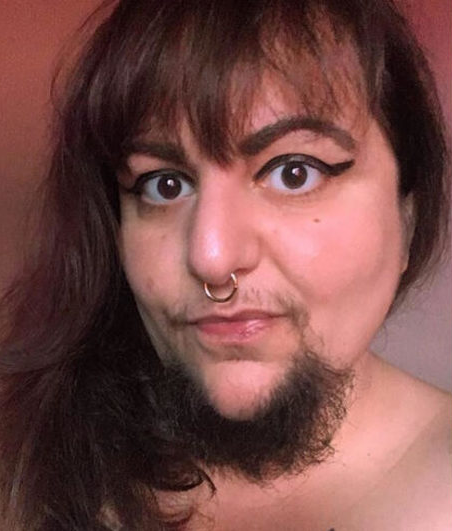 Bütün ölkə ondan danışır! Saqqallarını kəsmədiyi üçün ölümlə hədələdilər