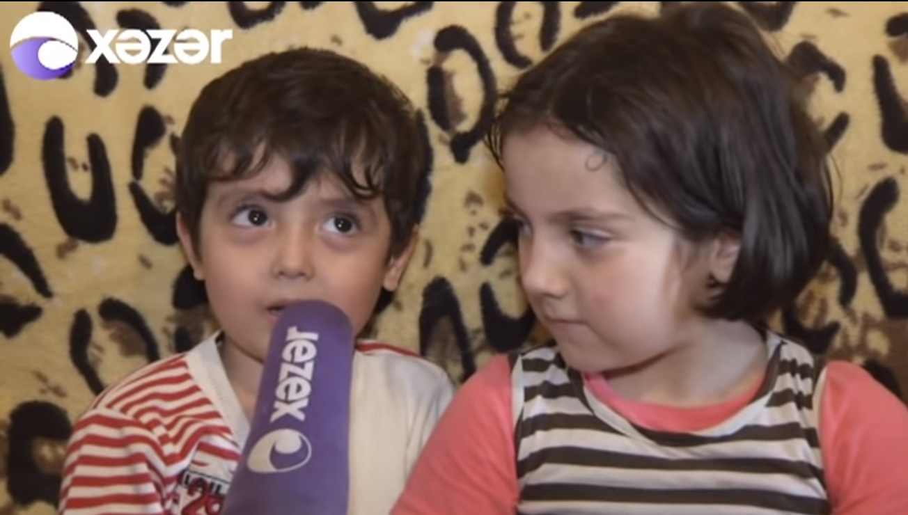 Ana 4 uşağını atıb getdi - ürək dağlayan görüntülər (VİDEO)