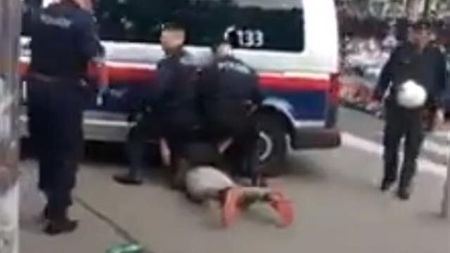 Avropada polis zorakılığı - Dəhşətli görüntülər/Video