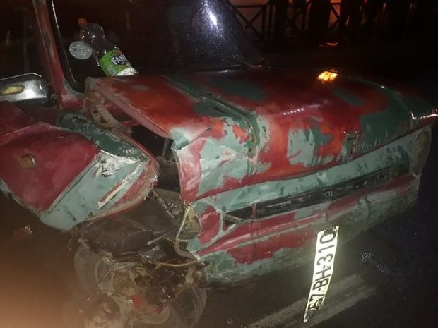 В Гяндже столкнулись Mercedes и «Запорожец»: пострадали дети - ФОТО