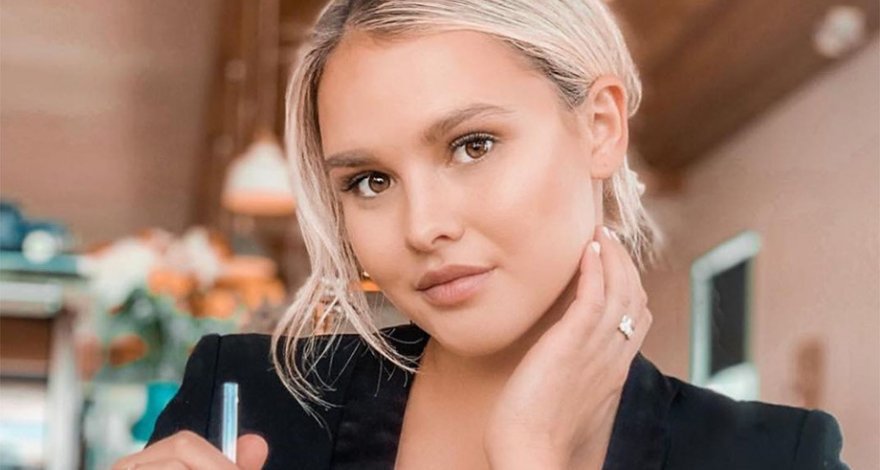 Модель, выбежавшая на поле в финале ЛЧ - о своем поступке - ВИДЕО