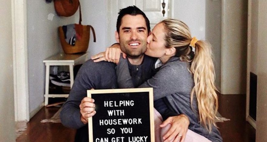 Жена поощряла мужа интимом за работу по дому и разозлила женщин