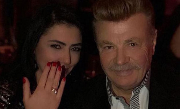 Məşhur aktyor özündən 33 yaş cavan qızla evlənir — FOTOLAR