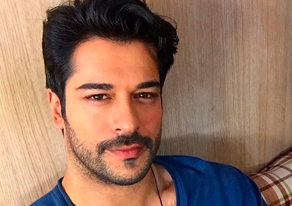Burak Özçivitin bir milyonluq avtomobili - Fotolar