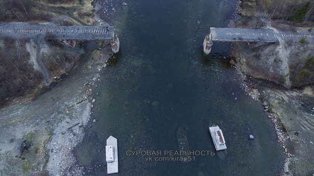 В Мурманске украли мост через реку - ФОТО