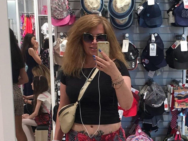 Ülvira intim yerinə döymə etdirdi - FOTO
