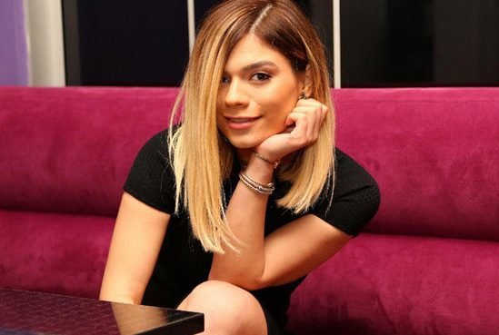 Bu dəfə də Aysun sinəsini göstərdi — “Danışmağa davam edin” - FOTO