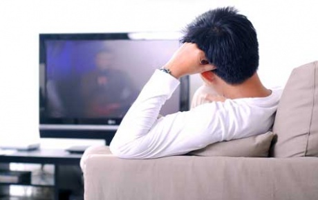 Qəzada ölən arvadını iki il sonra televiziyada gördü şok oldu - Görün nə baş verdi