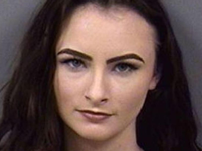 Qız sevgilisini elə döydü ki, qonşular səsə gəldilər - FOTO