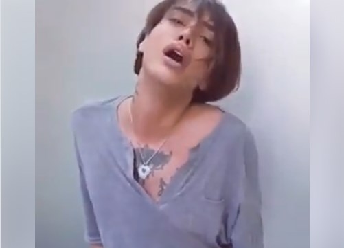 Plastik əməliyyatla özünü müğənni Röyaya bənzədən Azərbaycanlı oğlan-VIDEO
