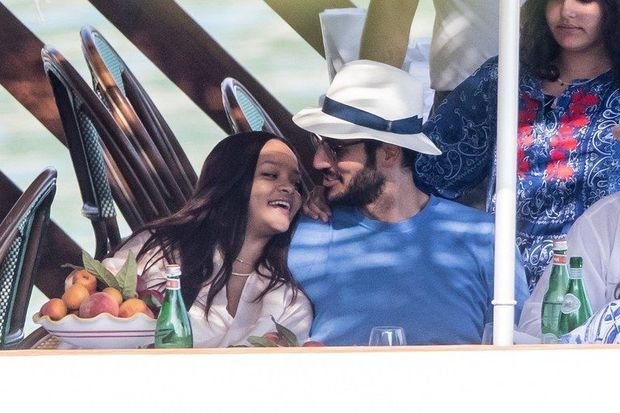 Rihanna ana olmaq istəyir — Milyarder sevgilisindən