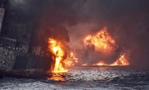 Dünya dəhşətli partlayışlarla SARSILDI - Gəmilər ard-arda vurulur