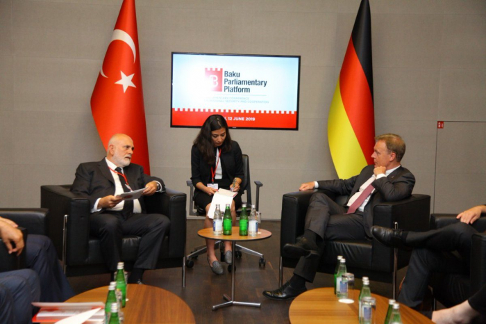 Bakı Parlament Platforması çərçivəsində ilk dialoq baş tutdu