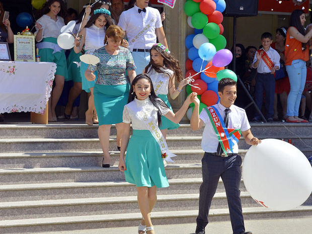 Bu gün “Son zəng” çalınır