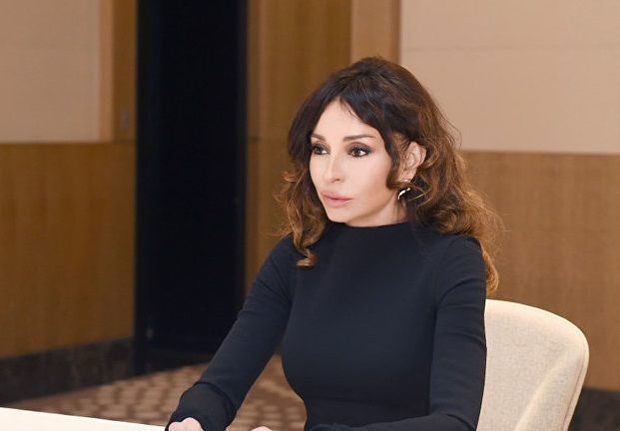 Мехрибан Алиева взяла на себя расходы в связи с поминками супруги Эльчибея