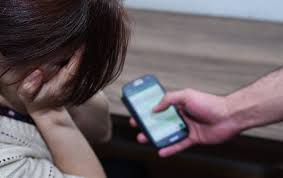 Qadını intim fotoları ilə şantaj edib 4 min manat aldılar — Bakıda biabırçılıq