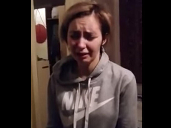 Biabırçılıq: 27 yaşlı müəlliməni şagirdləri ilə sevişərkən əri yaxaladı - FOTO