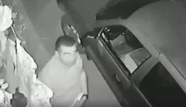 Bakıda kişi zivədən qadın alt paltarlarını oğurlayıb qaçır – VİDEO