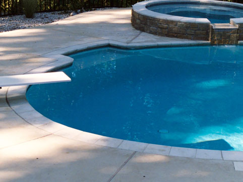 Bakıda məhkəmə sədrinin ailəsində dəhşətli hadisə: Nəvəsi hovuzda boğuldu