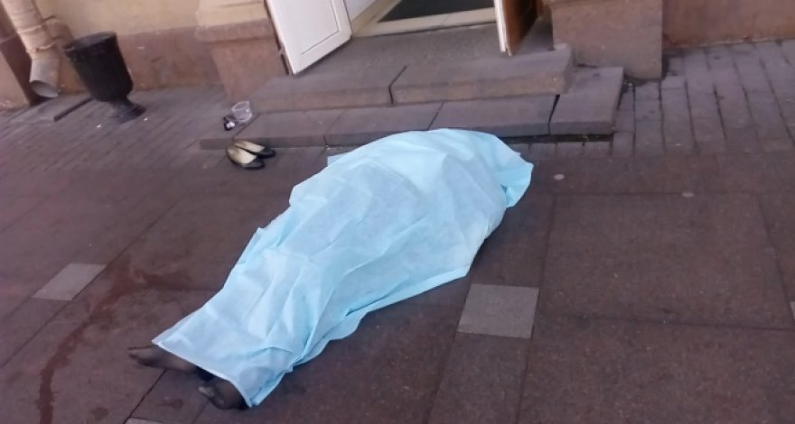 В Гяндже во дворе больницы обнаружен труп