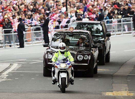 Şahzadənin konvoyu yaşlı qadını vurdu
