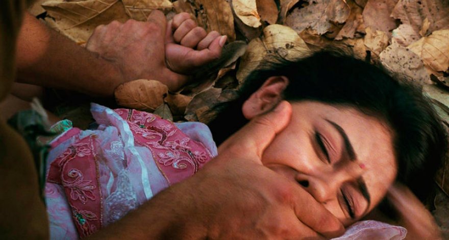 В Баку мужчина часами насиловал запертую дома женщину