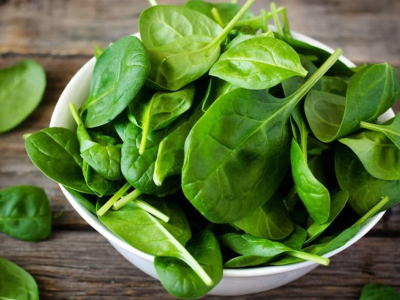 Yaşlı insanlar ispanaq və brokkoli çox yeməlidir - Gəzə bilməməyin səbəbi budur