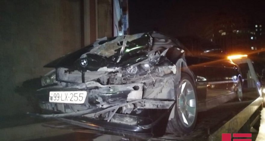 В центре Баку столкнулись «BMW» и «Volkswagen» - ВИДЕО