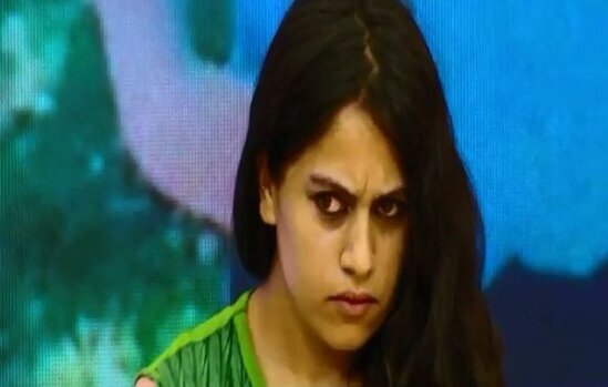 Azərbaycan efirində qız anasına qarşı elə hərəkət etdi ki... - şok VİDEO