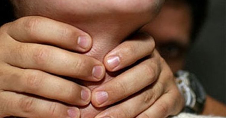 Balakəndə ər arvadını boğub öldürdü