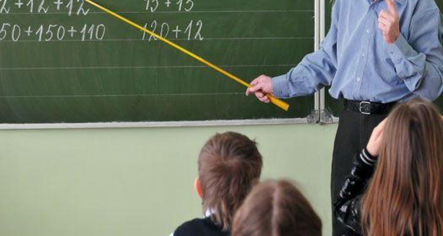 В Азербайджане открыта подача электронных документов для приема на работу учителей