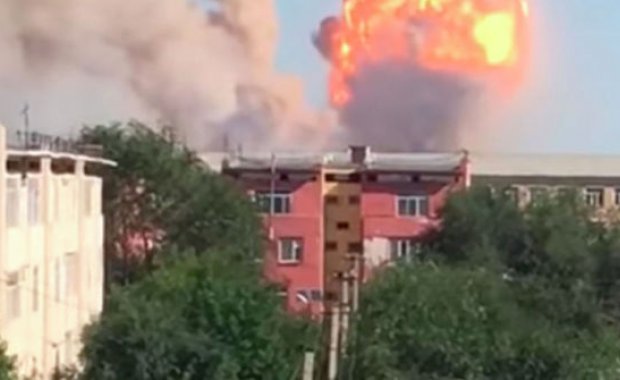 В воинской части Казахстана произошел мощный взрыв - ВИДЕО