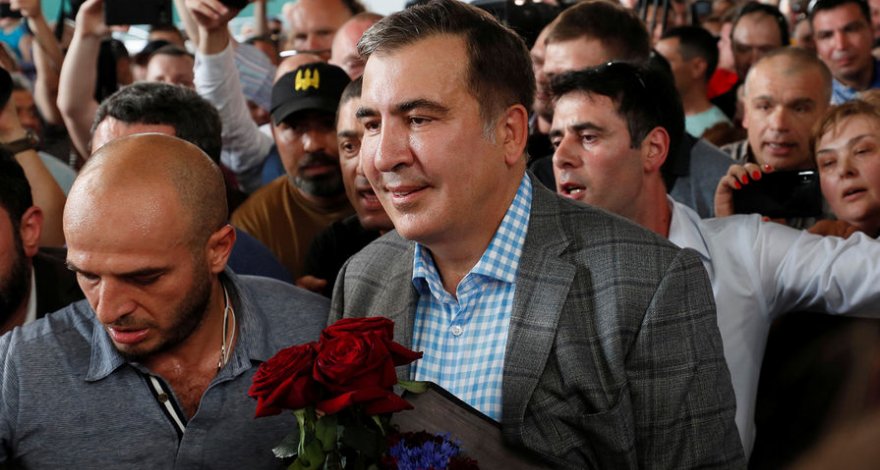 Жена и сын Саакашвили вышли на антироссийский митинг