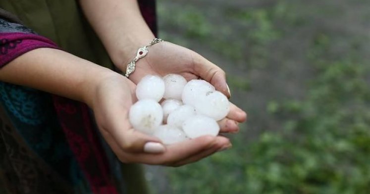 В районах выпадет град