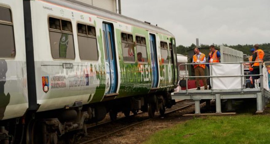 Великобритания показала свой первый водородный поезд