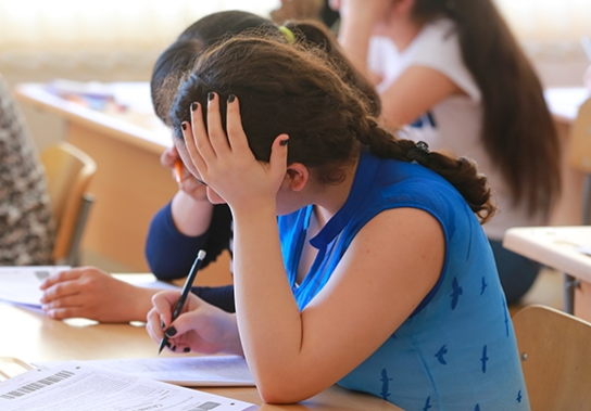 Bakıda tələbələr imtahan suallarını oğurladı - Nəticələr ləğv olundu