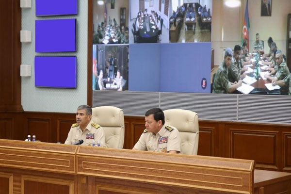 Zakir Həsənov ordu rəhbərliyini topladı, tapşırıq verdi (FOTO)