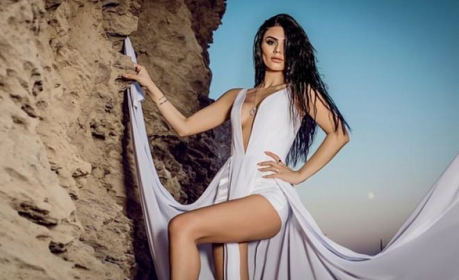 Aysunu biabır etdilər: “Çılpaq çıx, biz də baxaq” - VİDEO
