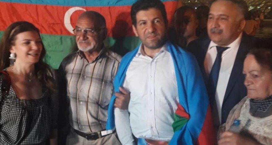 Вернувшийся в Азербайджан Фуад Аббасов сделал первое заявление – ОБНОВЛЕНО/ФОТО/ВИДЕО